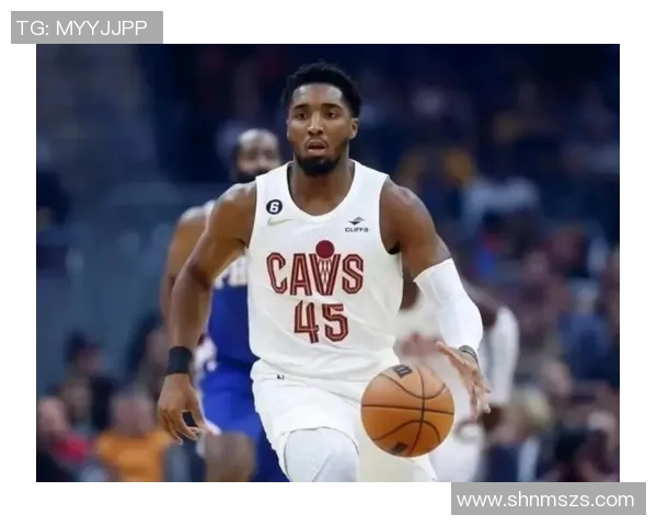 多诺万米切尔带领球队奋勇争先展现超凡篮球才华与领袖魅力 多诺万米切尔带领球队奋勇争先展现超凡篮球才华与领袖魅力